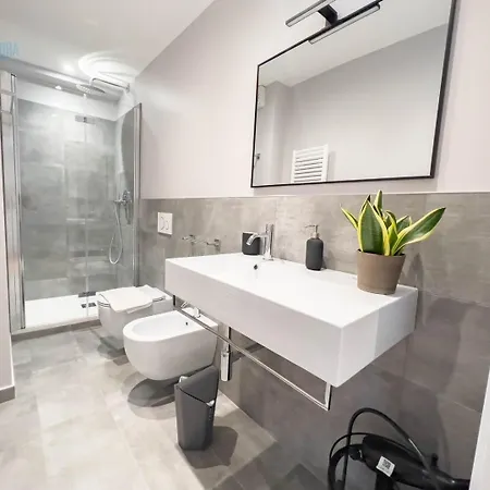 Imbriani 10b Tirabora Short Rent