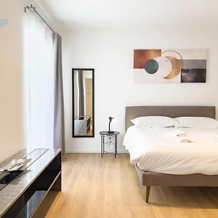 Imbriani 10b Tirabora Short Rent *