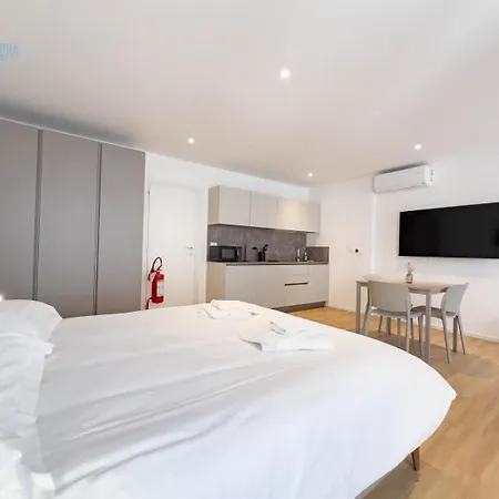 Imbriani 10b Tirabora Short Rent Apartment