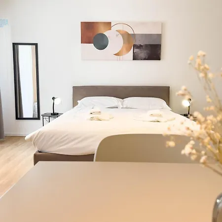 Imbriani 10b Tirabora Short Rent